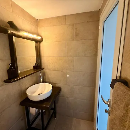 Arthotel Oscar Ii
