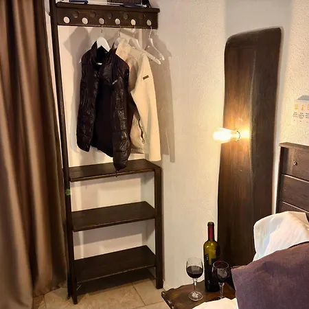 Arthotel Oscar Ii Хотел *