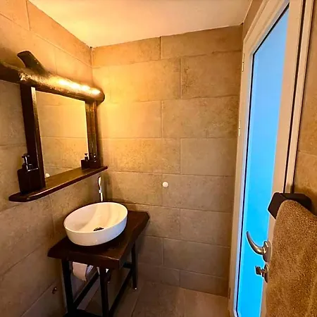 Arthotel Oscar Ii